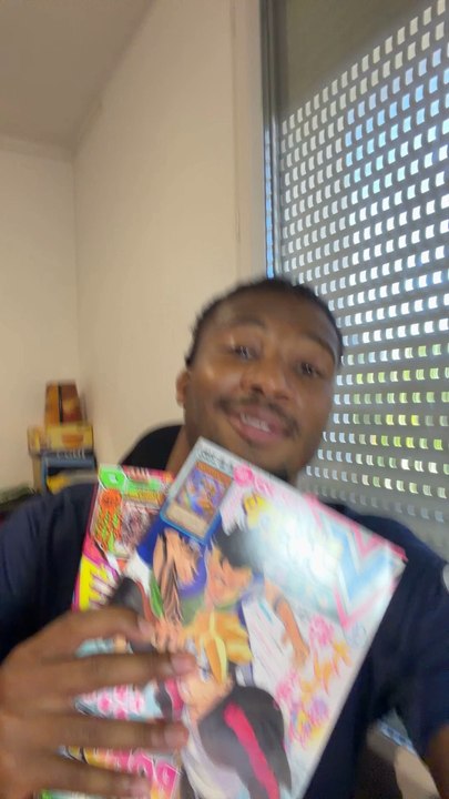 Comparaison shonen jump et V jump au japon !