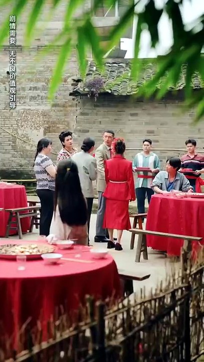 Widowed, she was sent to bear an old man's heir, but got pregnant with quadruplets by mistake.