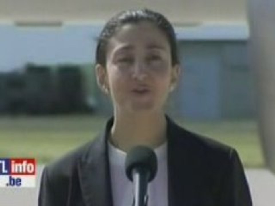 Le retour d'Ingrid Betancourt en France:sortie de l'avio