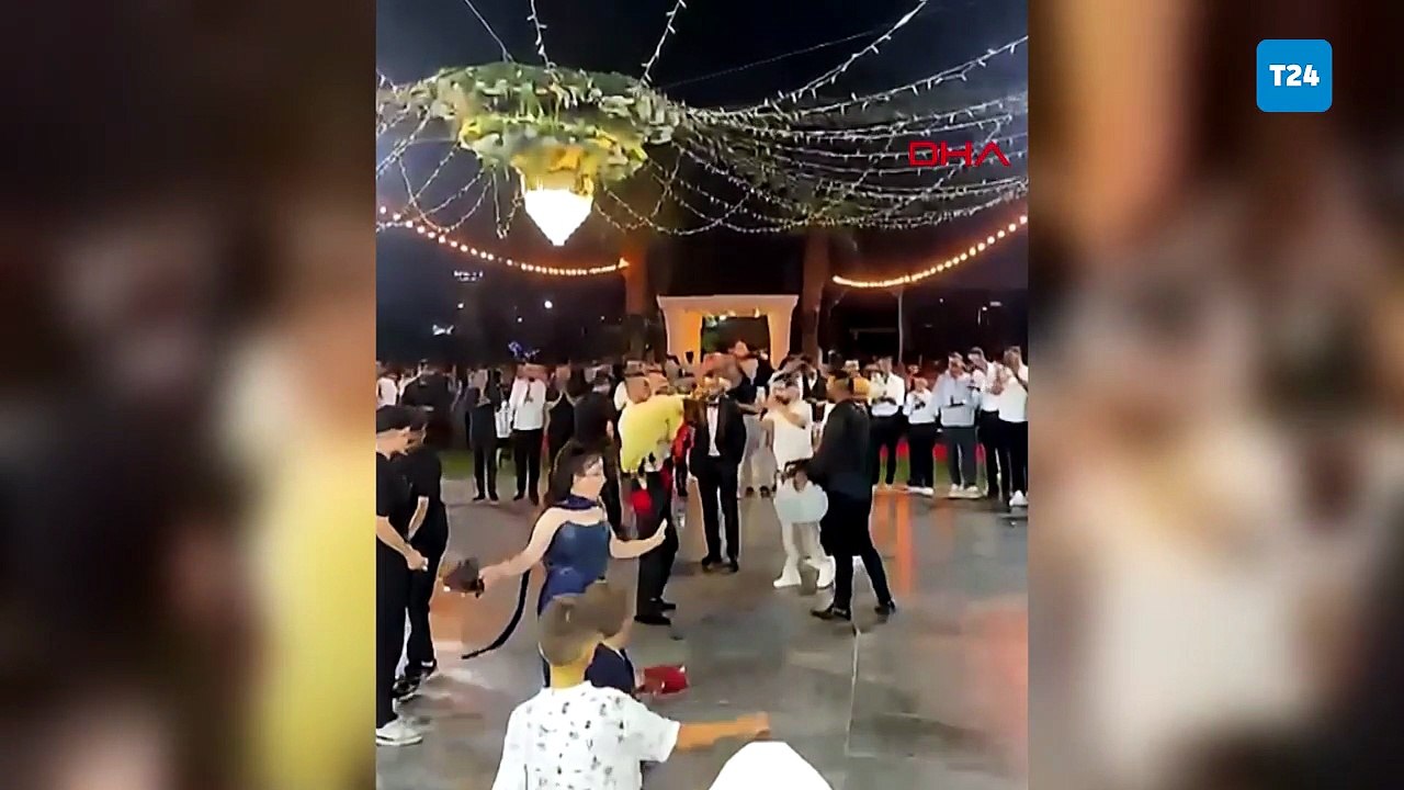 Düğünde damada kuzu hediye etti
