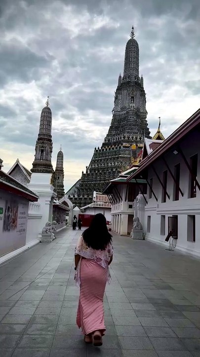 Wat Arun: Magical Light on Bangkok's Skyline