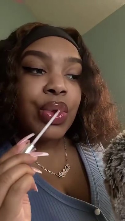 lip gloss application  #shortscreator #asmr #lipgloss #lipcombo