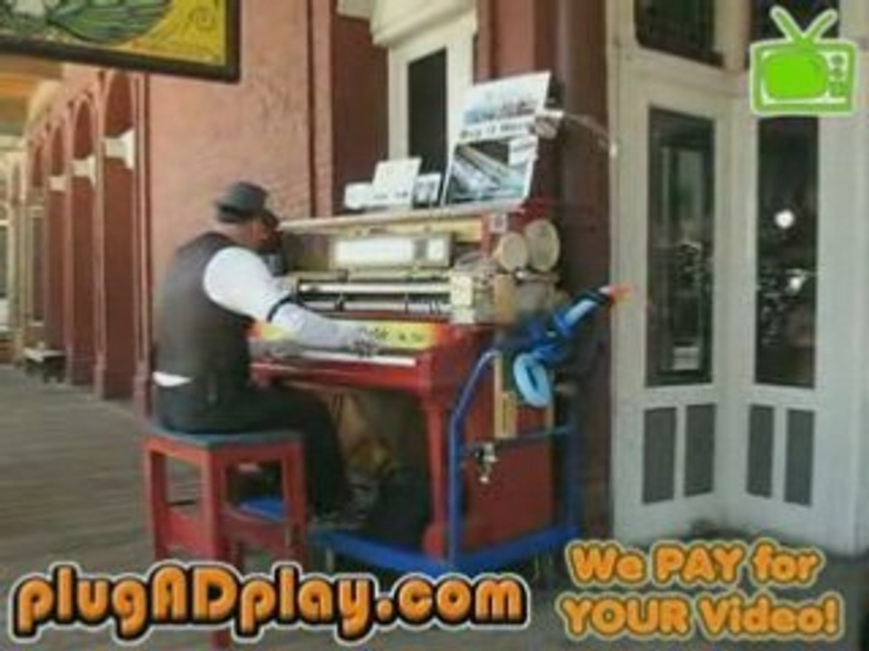 Old time Jazz pianist