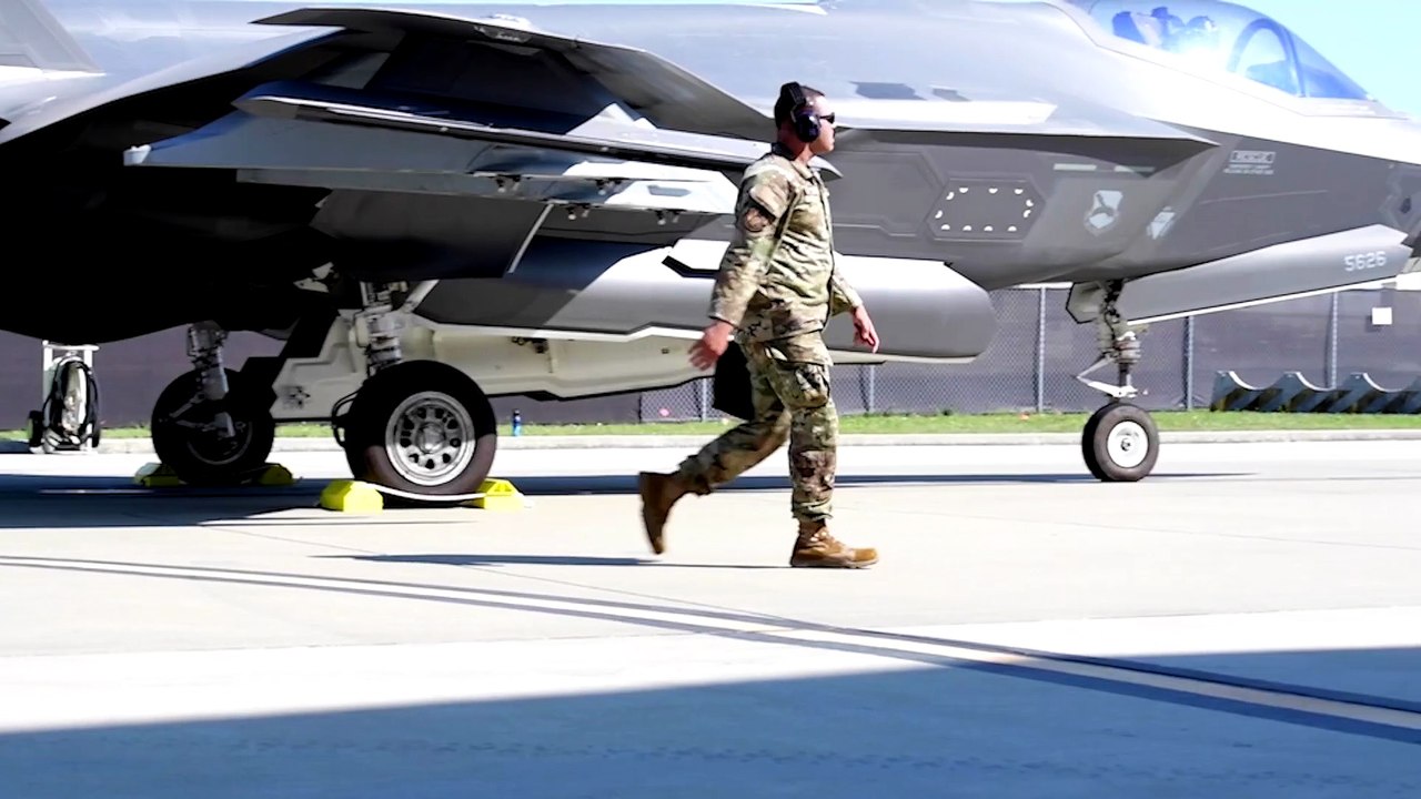 f35