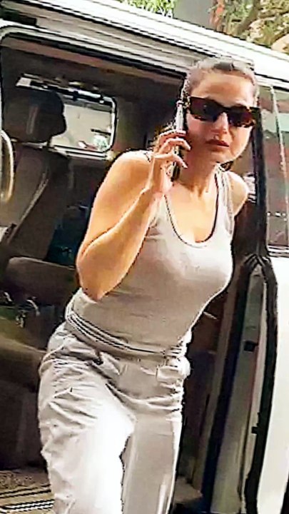 Ameesha Patel Spotted At Saloon