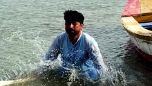 Drya k kinare nag ko pkr lya