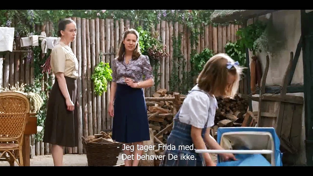 Adventure Hotel  S10  E02