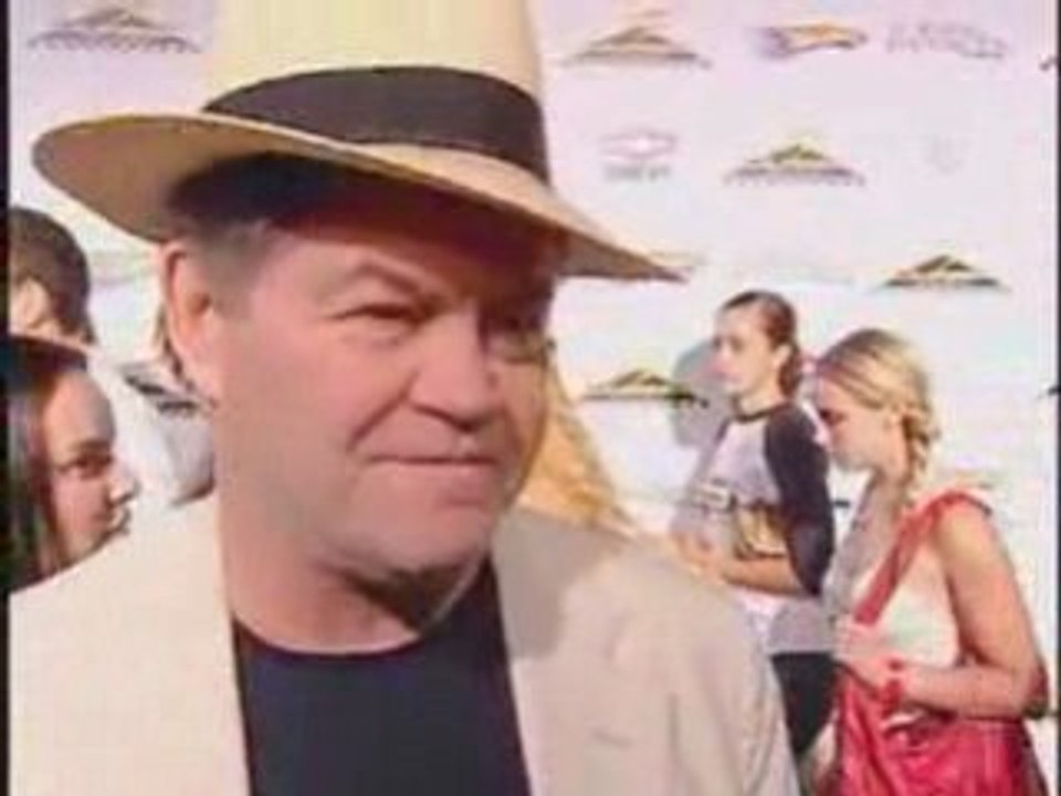 Rihanna & Jeff Gordon Get Speed 2007