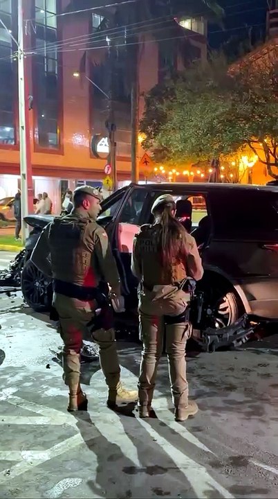 Motorista detona carrão, tenta atropelar pedestres e acaba preso após admitir uso de cocaína em SC