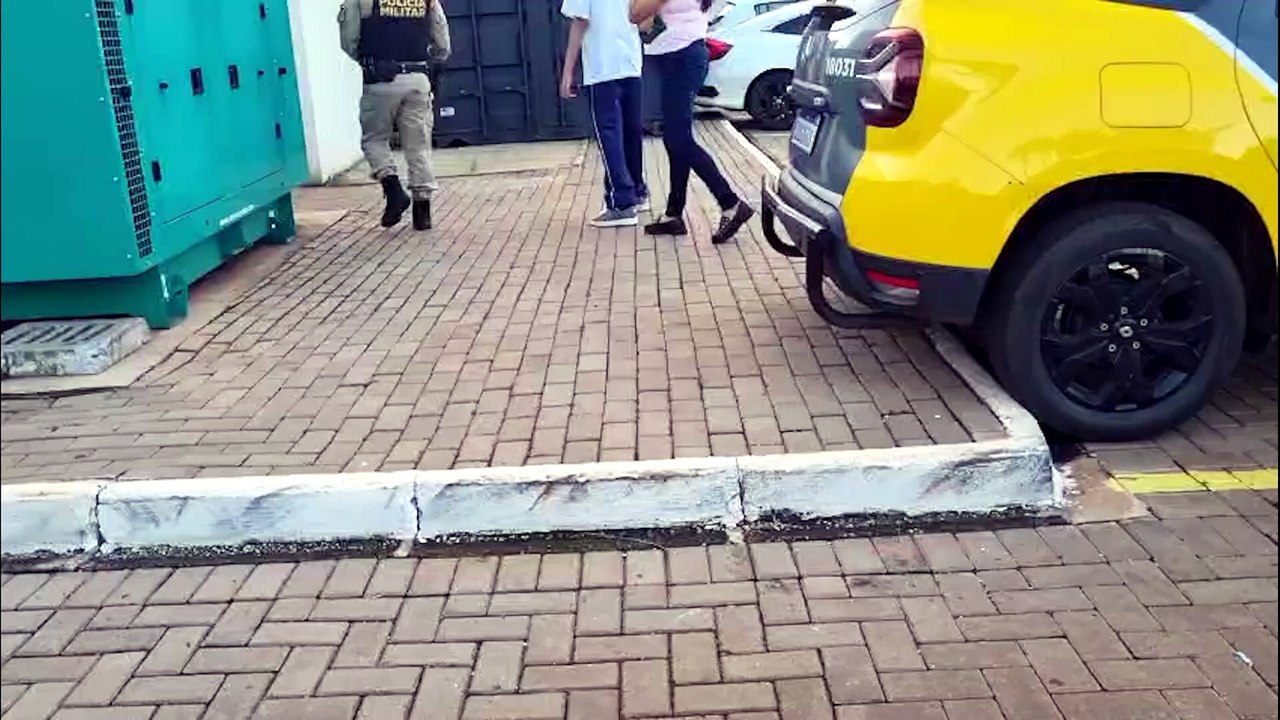 Adolescente de 16 anos é detido por desacato e injúria contra funcionários de colégio público