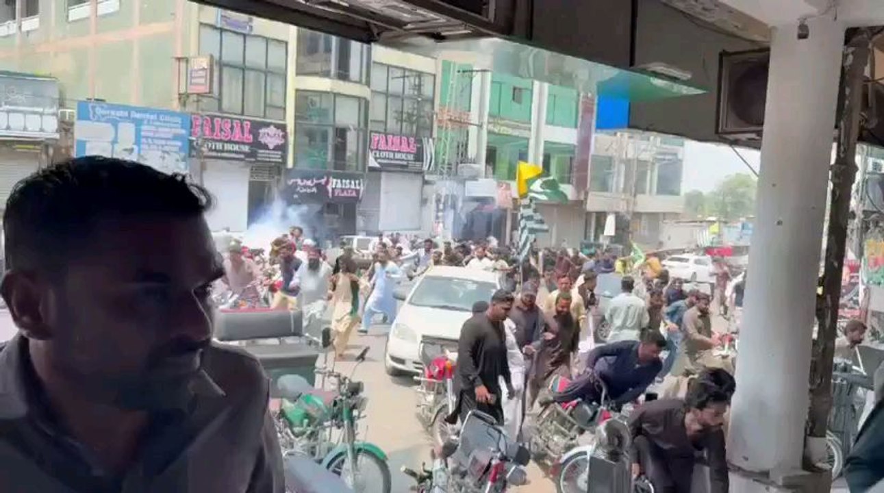 Pakistani forces killing innocent peoples in Kashmir