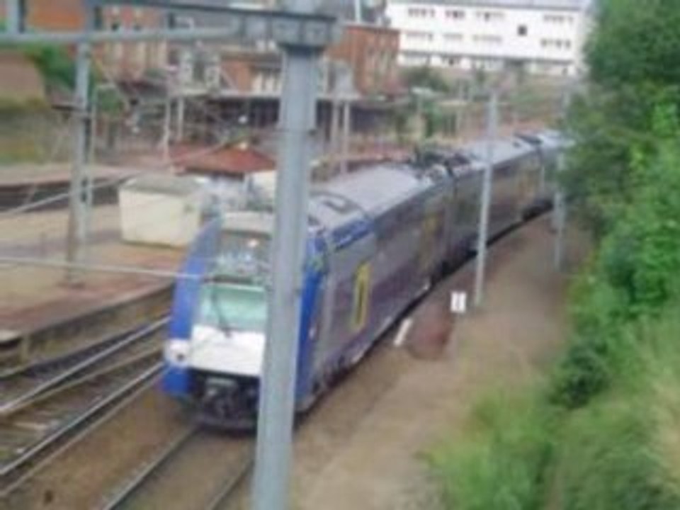 Automotrice Z 24500 à destination de Rouen Rive Droite.