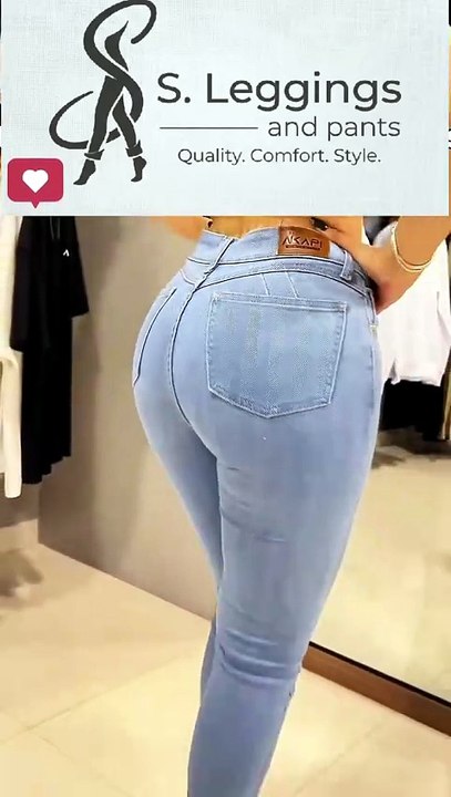 She makes skinny jeans look effortlessly stunning.