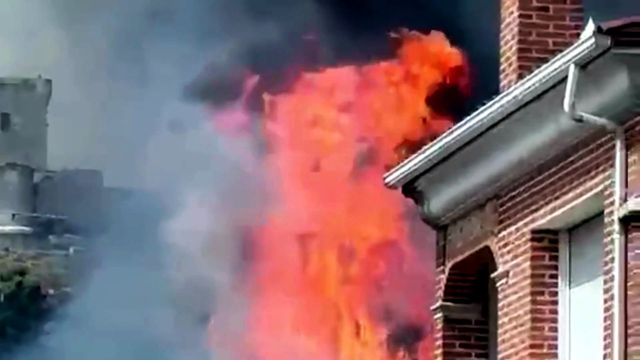 Un incendio en Íscar afecta a las laderas del castillo y amenaza al pueblo