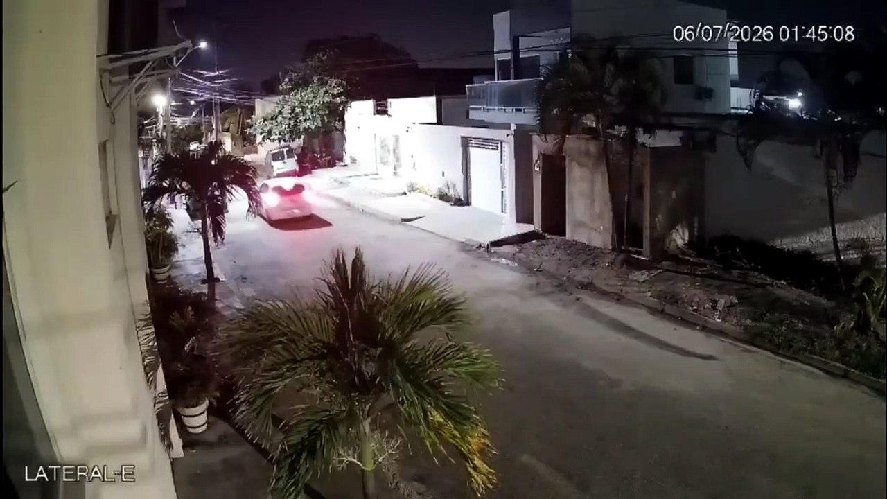 Furto de carro é registrado por câmeras de segurança no Trapiche da Barra; vídeo mostra ação do suspeito