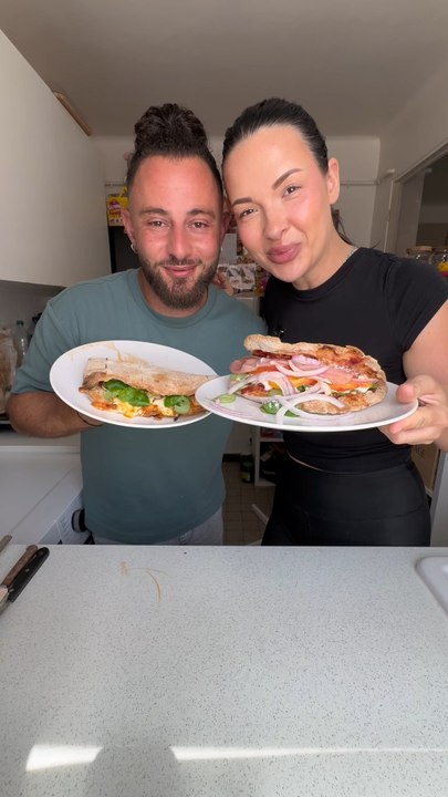 On goûte la pizza sandwich maison 🍕😍