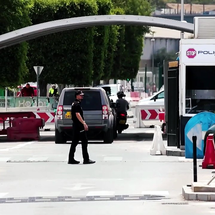 Un día cualquiera en Main Street a pocas horas de levantar la Verja: "Hopefully, irá todo bien"
