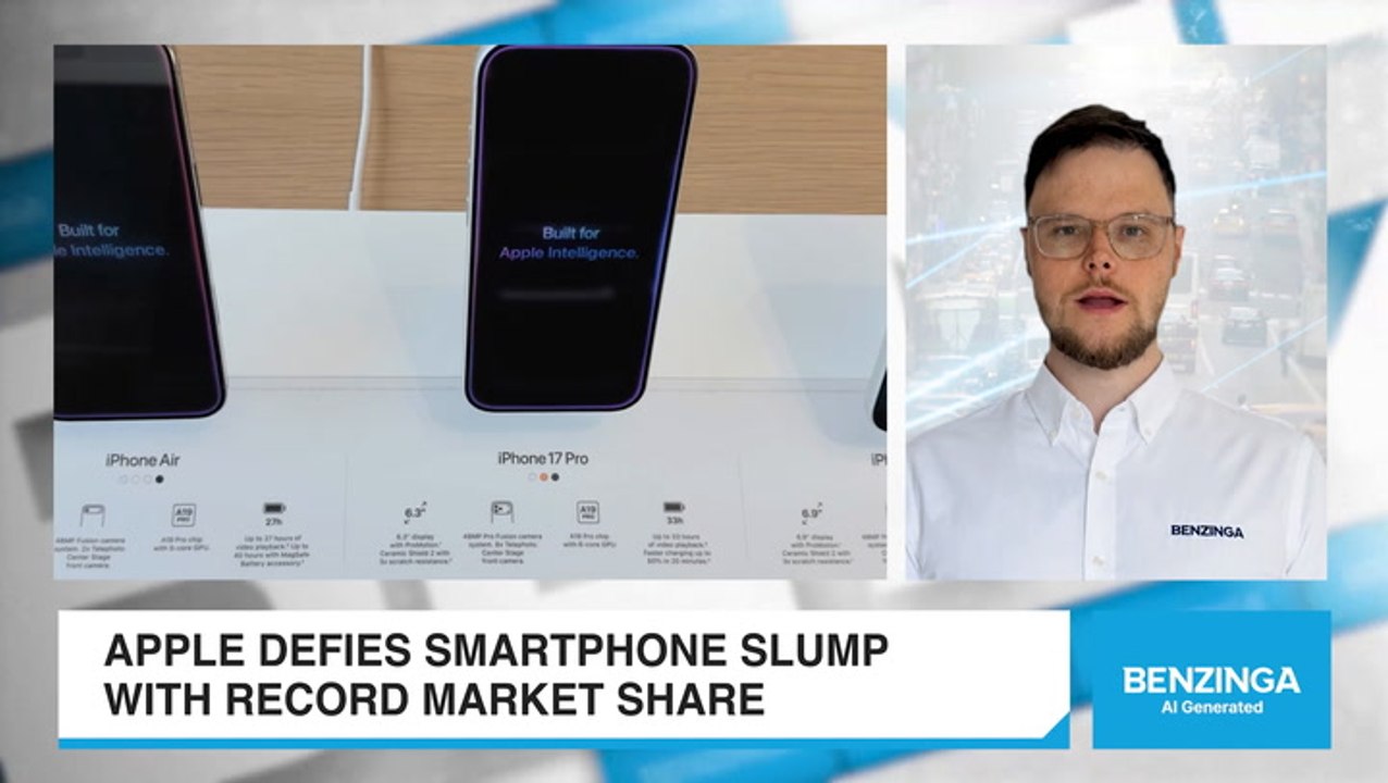 Apple Defies Smartphone Slump