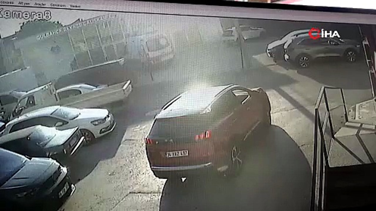 Bursa’da çöp yüzünden 112 çalışanlarına 7-8 kişi böyle saldırdılar: 2 sağlık görevlisi yaralandı
