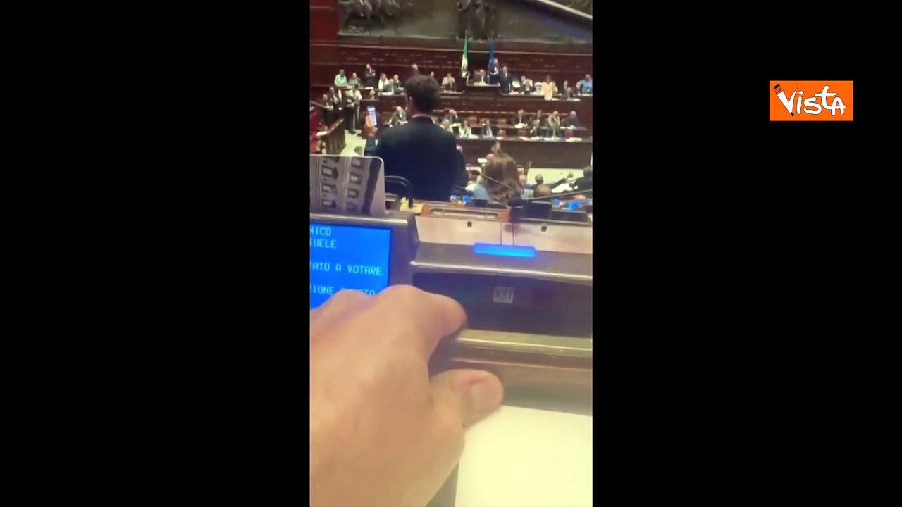 "Vannacciani" si filmano mentre votano su preferenze per non essere accusati di tradimento