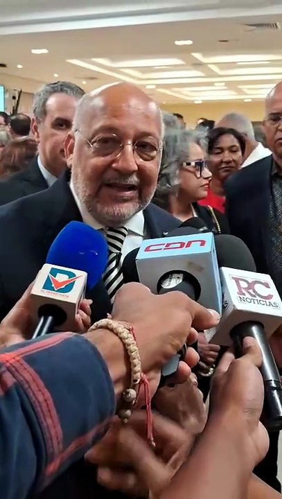 Senado reconoce la trayectoria del diplomático, escritor y poeta Marino Berigüete