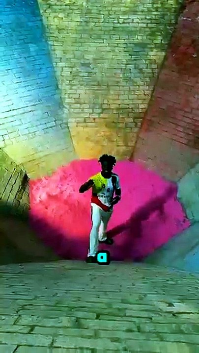 IShowSpeed got trapped in a massive pit with no way out—the walls were way too steep to climb.