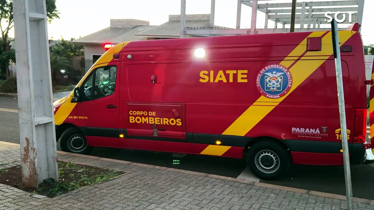 Motociclista fica ferida em colisão com carro no Jardim Clarito, em Cascavel