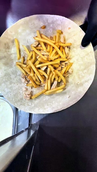 How to make cheesy French tacos #cheesepull #frenchtacos #BR3 #Tacos #Foodies