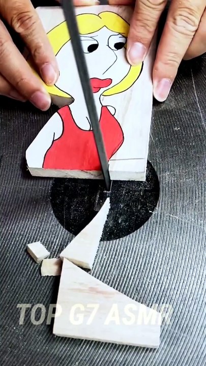 ​Deeply Relaxing Wood Carving Art: Yellow Hair Lois Griffin Drawing 👱‍♀️ | Top G7 ASMR