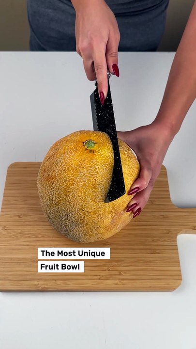 Using a melon as a fruit bowl 🍈🍇
