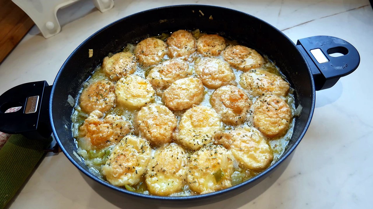 ¿Huevos Cocidos y Fritos a la Vez? 😱 HUEVOS DE DOMINGO Receta Económica que Cunde Muchísimo