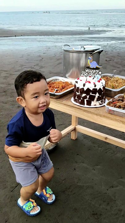 Happy birthday Isaiah! Jump jump jump 🎂