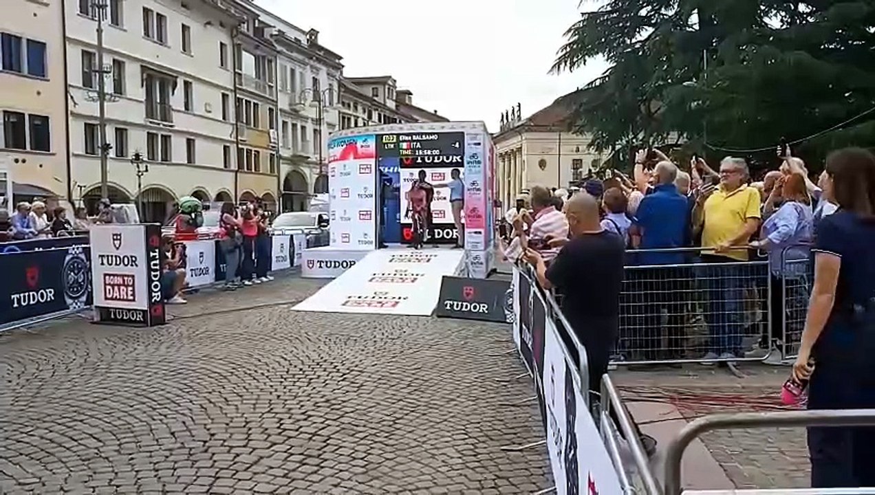 Giro d'Italia femminile: la partenza della maglia rosa Elisa Balsamo