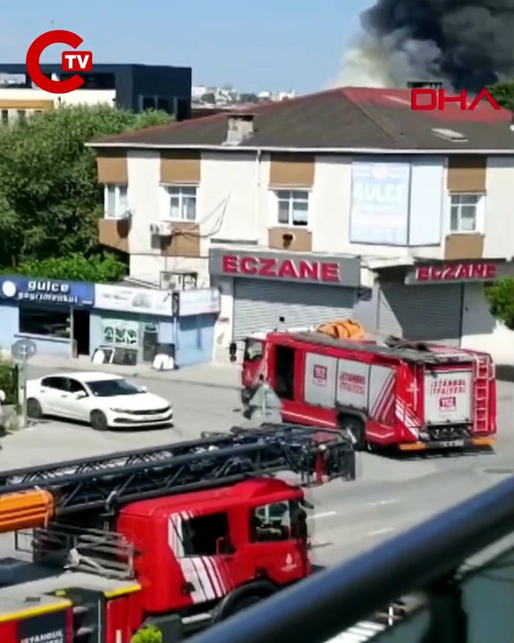 Arnavutköy'de bir fabrikada yangın çıktı