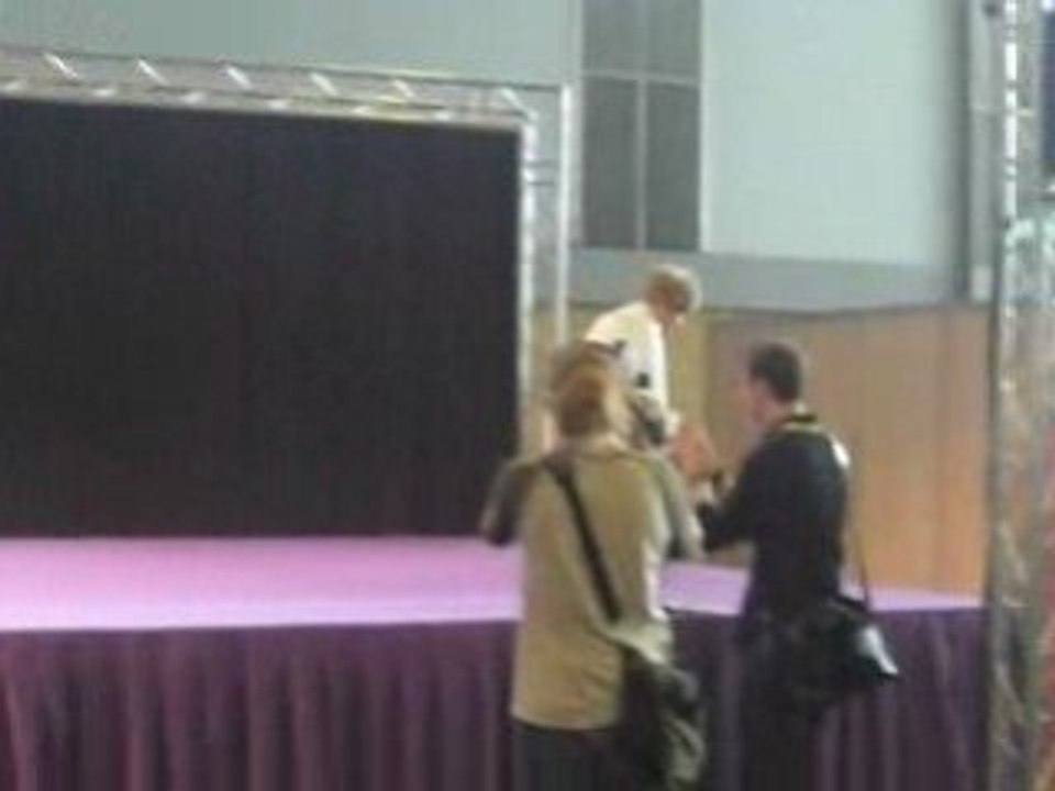 Davy mourrier fait une presentation de son cosplay MDr