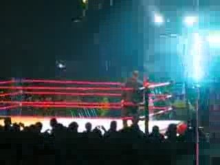 Entrada Paul London  Arena Santiago WWE Raw 2-7-08