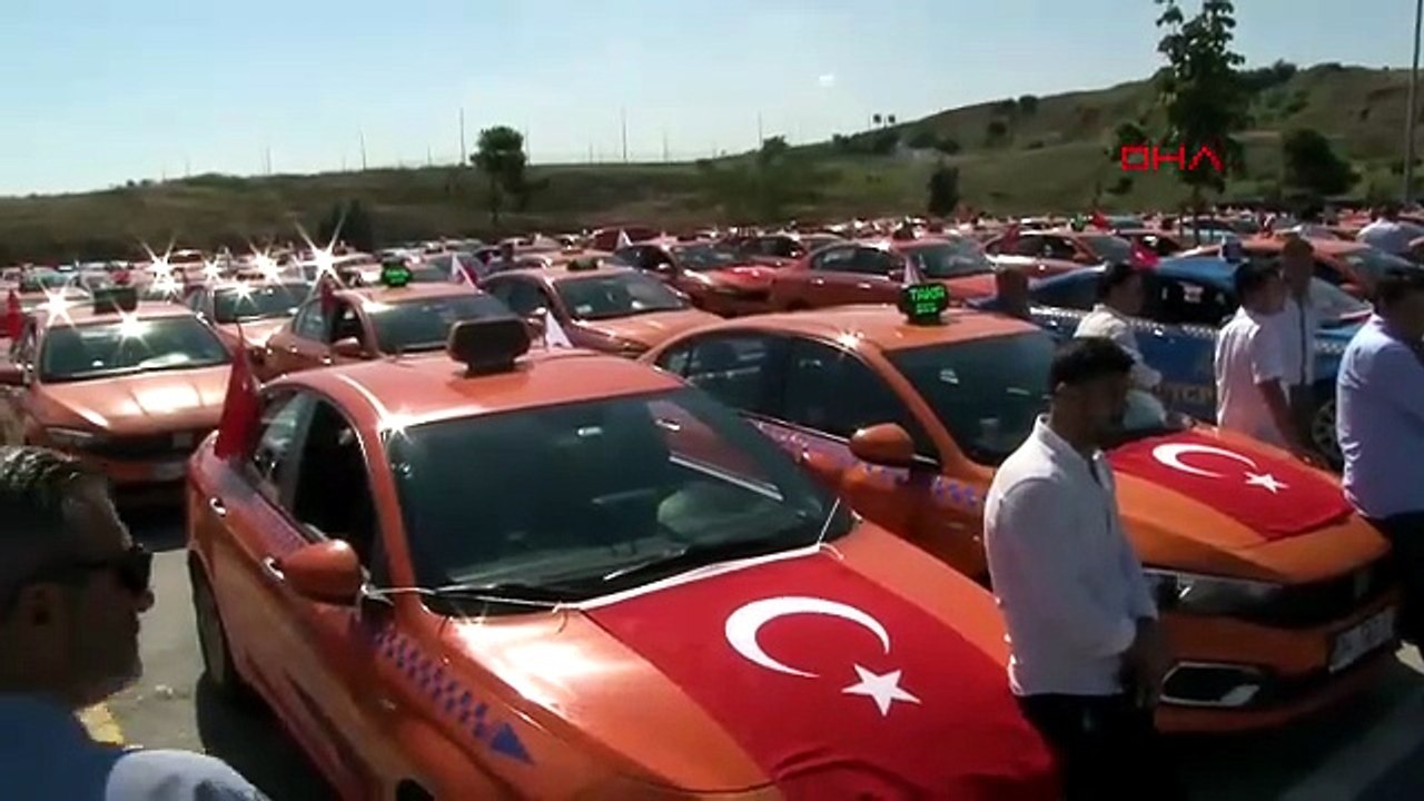 İstanbul'da taksicilerden 15 Temmuz konvoyu