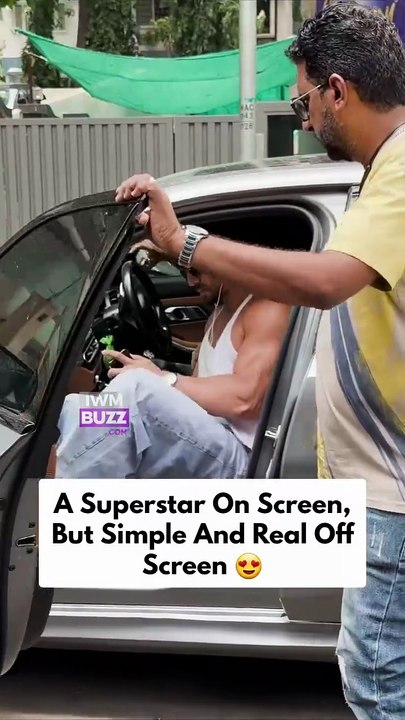 Tiger Shroff gets snapped in Bandra