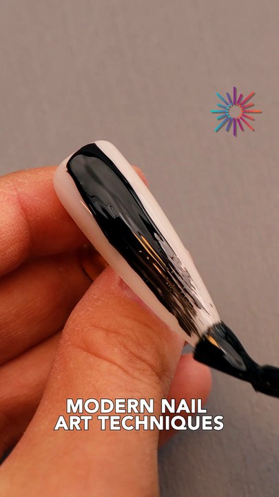 Bold and futuristic nail ideas for trendsetters💅