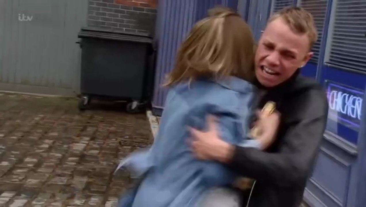 Corrie Clayton vs Gemma & Clayton Kills Kylie 15th July 2016