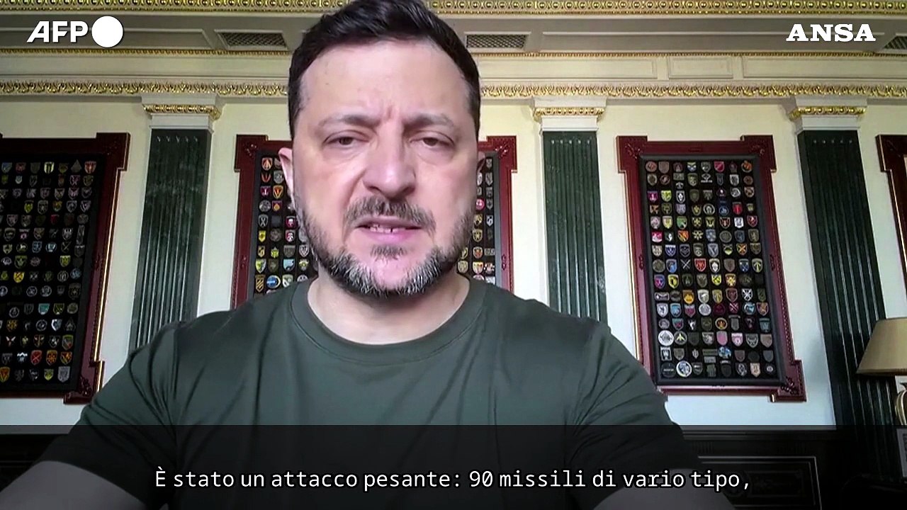 Zelensky: "Mosca ha lanciato un missile Oreshnik"