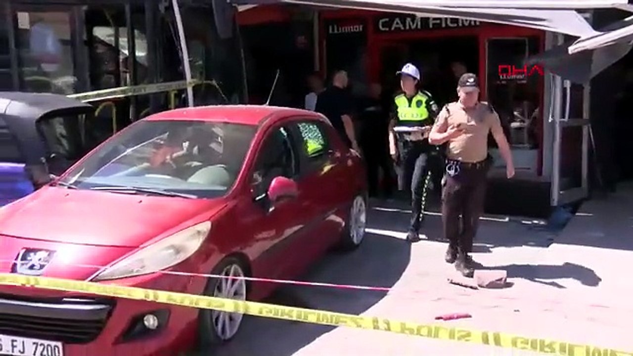 Ankara'da otobüs, sürücünün kontrolünden çıkarak iş yerine girdi: 7 yaralı