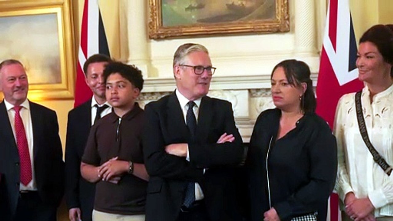 Starmer hosts people ‘helped’ by his government at No 10