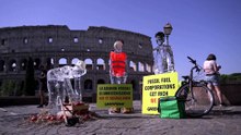 Италия: тающие ледяные скульптуры против жары в Риме