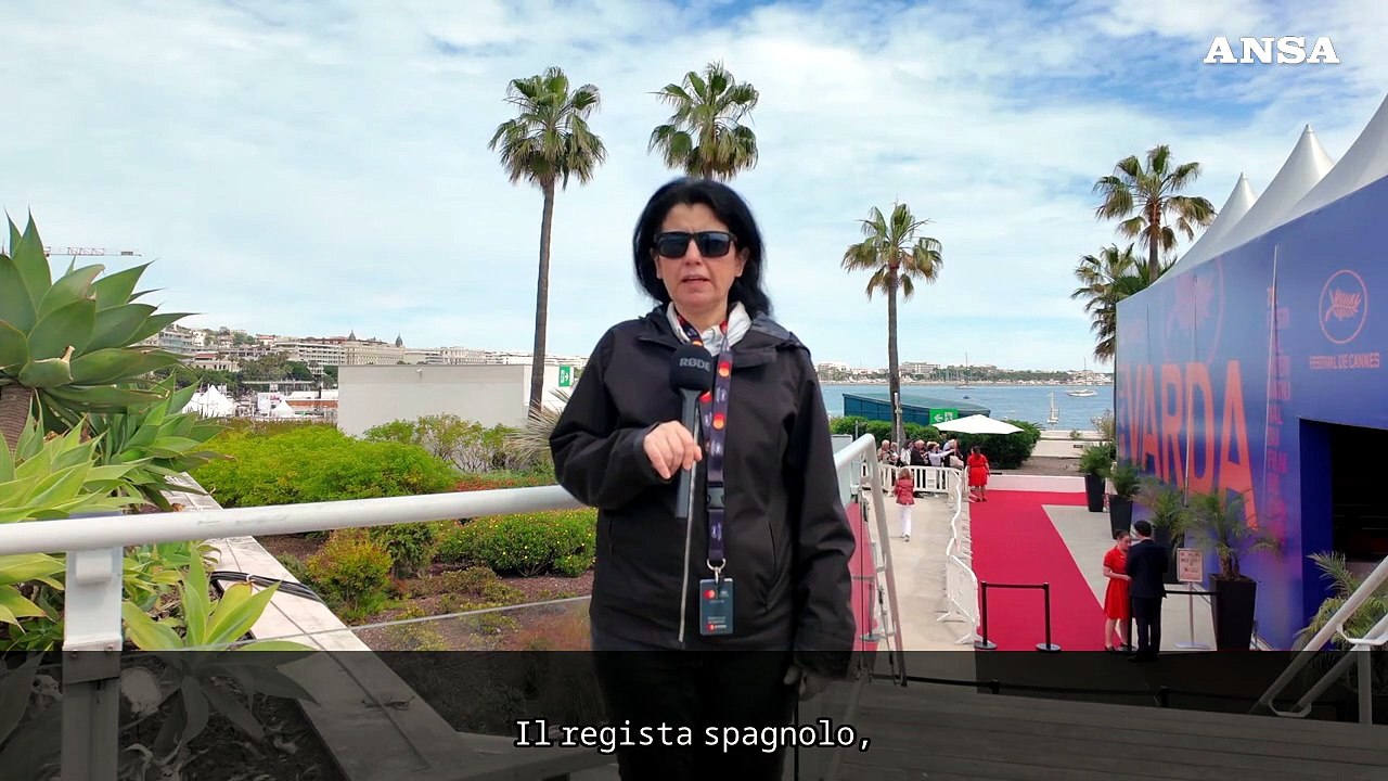 Cannes, "Amarga Navidad": il gioco di specchi di Almodovar