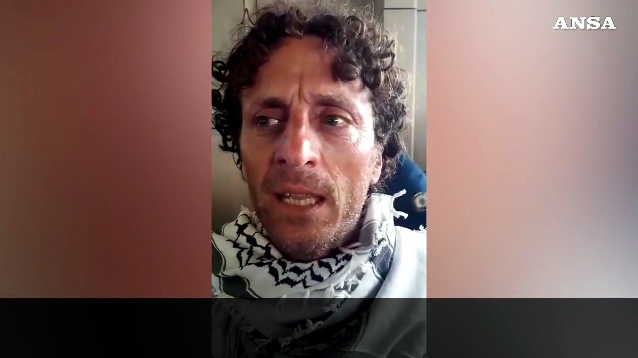 Attivista della Flotilla Sergi: "Torture psicologiche e fisiche, il ministro Ben-Gvir era li'"