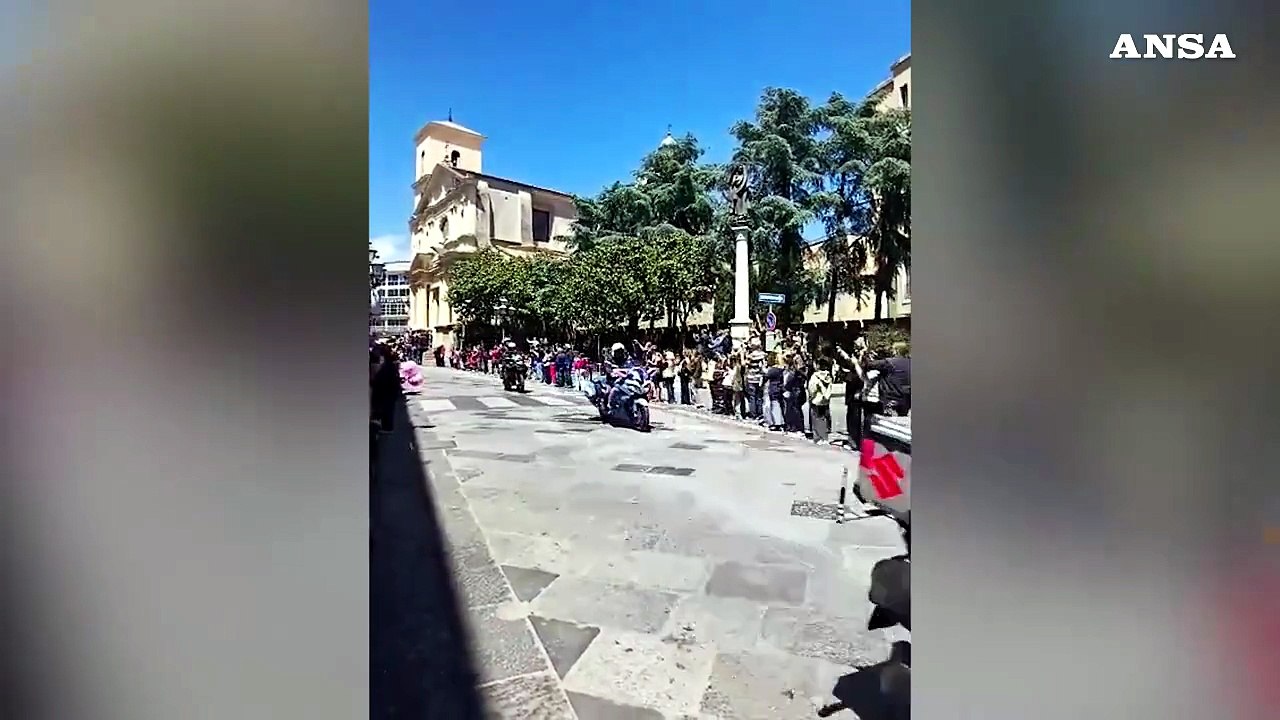Giro d'Italia, la partenza della quarta tappa da Catanzaro