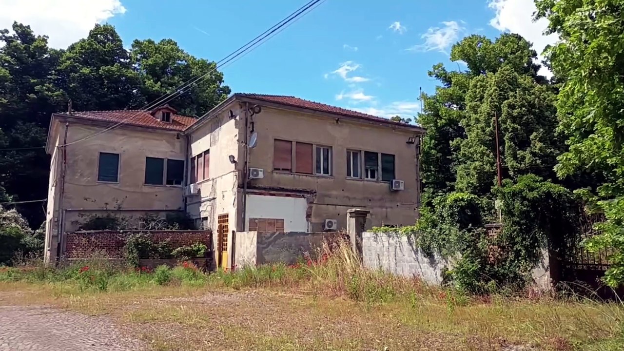 Cavanella Po, viaggio nella baraccopoli dei braccianti: il video reportage