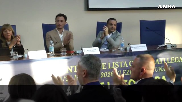 Salvini a Reggio: La Calabria ai giovani calabresi, no a riempirla di immigrati