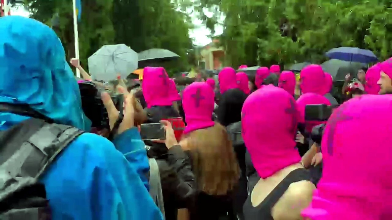 Le Pussy Riot si prendono il padiglione della Russia alla Biennale